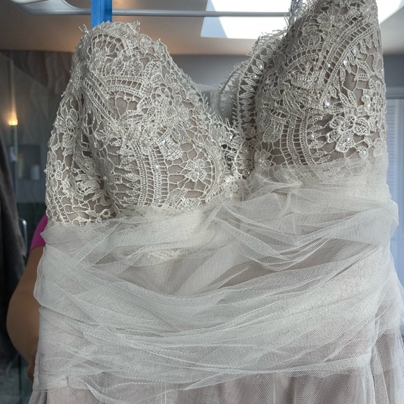 Wtoo by Watters Della Wedding Dress - Picture 3 of 4